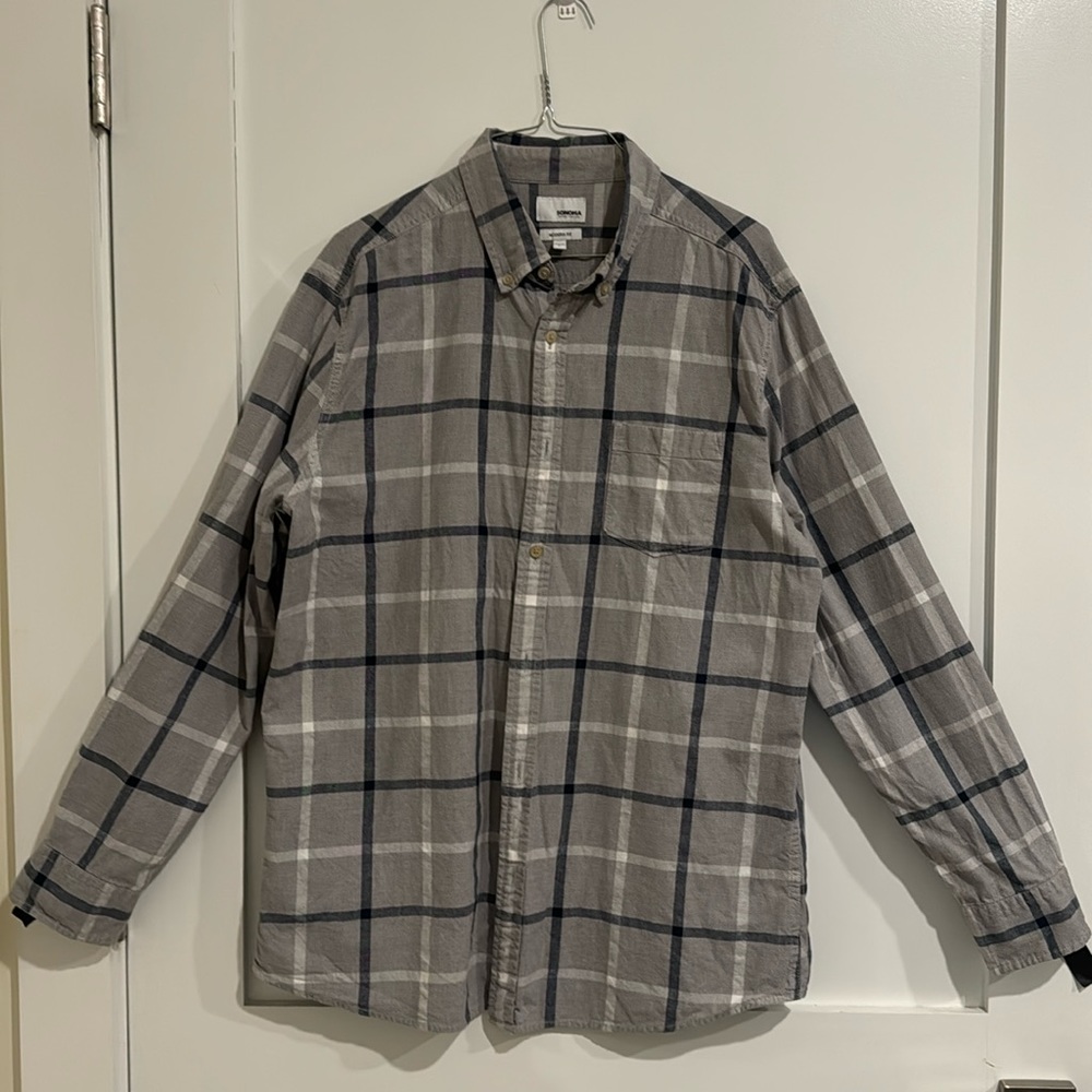Sonoma Men’s Large Button Down Dress/Semi-Casual Shirt  - Light Gray